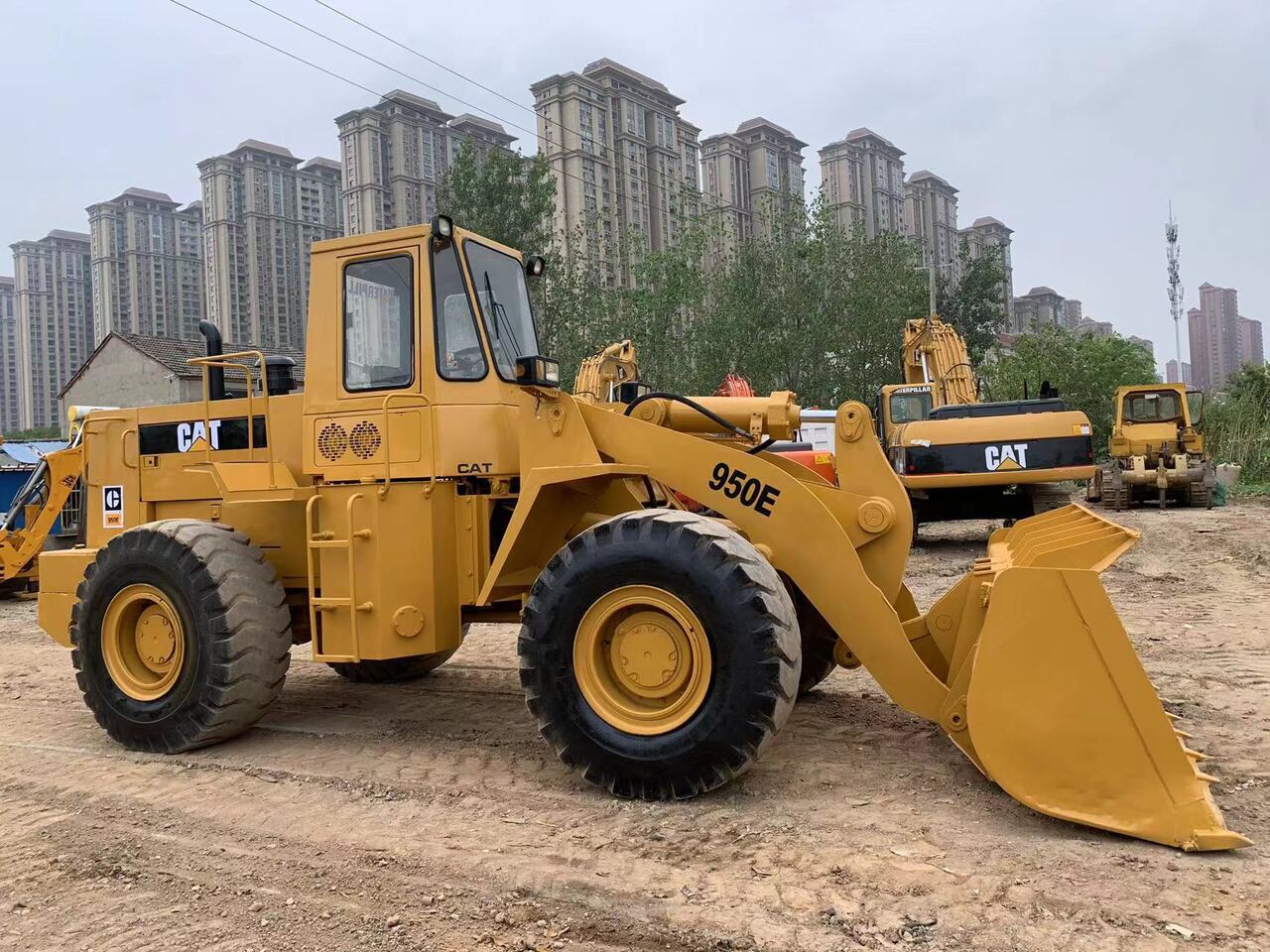 CATERPILLAR 950E - Riteņu iekrāvējs: foto 1 CATERPILLAR 950E - Riteņu iekrāvējs: foto 1