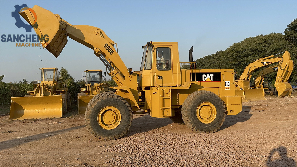 CATERPILLAR 950E - Riteņu iekrāvējs: foto 2 CATERPILLAR 950E - Riteņu iekrāvējs: foto 2
