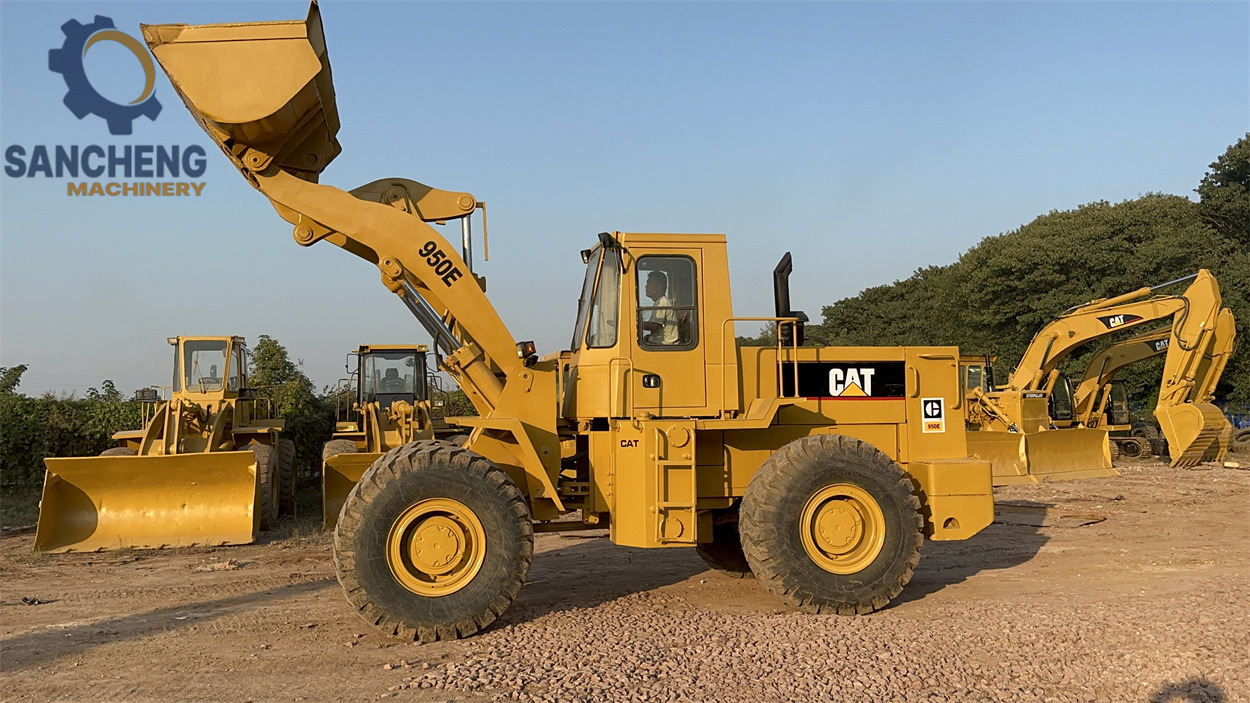 CATERPILLAR 950E - Riteņu iekrāvējs: foto 3 CATERPILLAR 950E - Riteņu iekrāvējs: foto 3