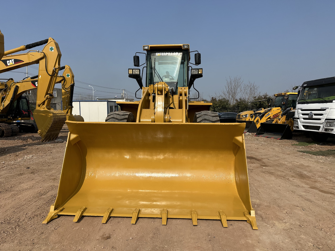 CATERPILLAR 950G - Riteņu iekrāvējs: foto 2 CATERPILLAR 950G - Riteņu iekrāvējs: foto 2