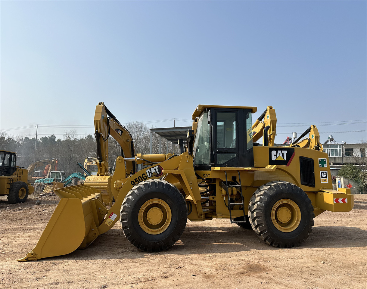 CATERPILLAR 950G - Riteņu iekrāvējs: foto 4 CATERPILLAR 950G - Riteņu iekrāvējs: foto 4