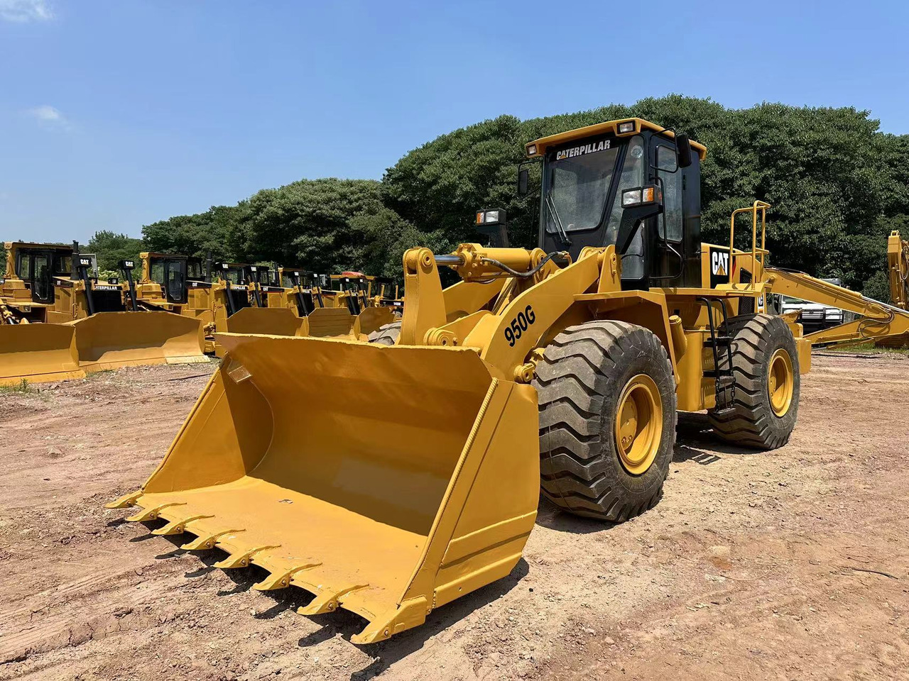 CATERPILLAR 950G - Riteņu iekrāvējs: foto 1 CATERPILLAR 950G - Riteņu iekrāvējs: foto 1
