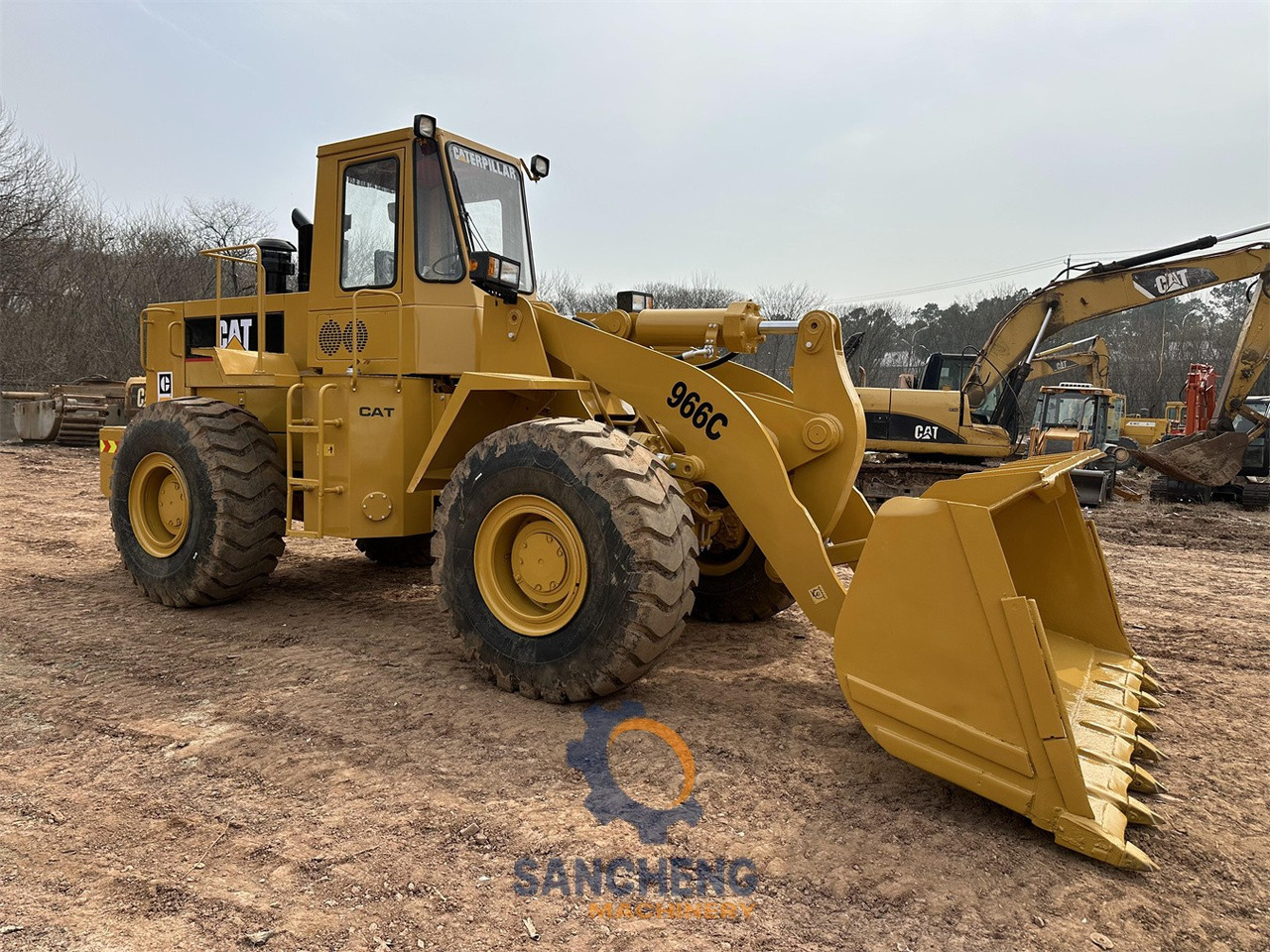 CATERPILLAR 966C - Riteņu iekrāvējs: foto 1 CATERPILLAR 966C - Riteņu iekrāvējs: foto 1