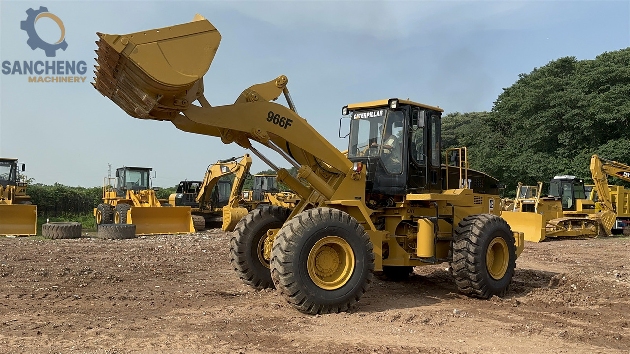 CATERPILLAR 966F - Riteņu iekrāvējs: foto 4 CATERPILLAR 966F - Riteņu iekrāvējs: foto 4