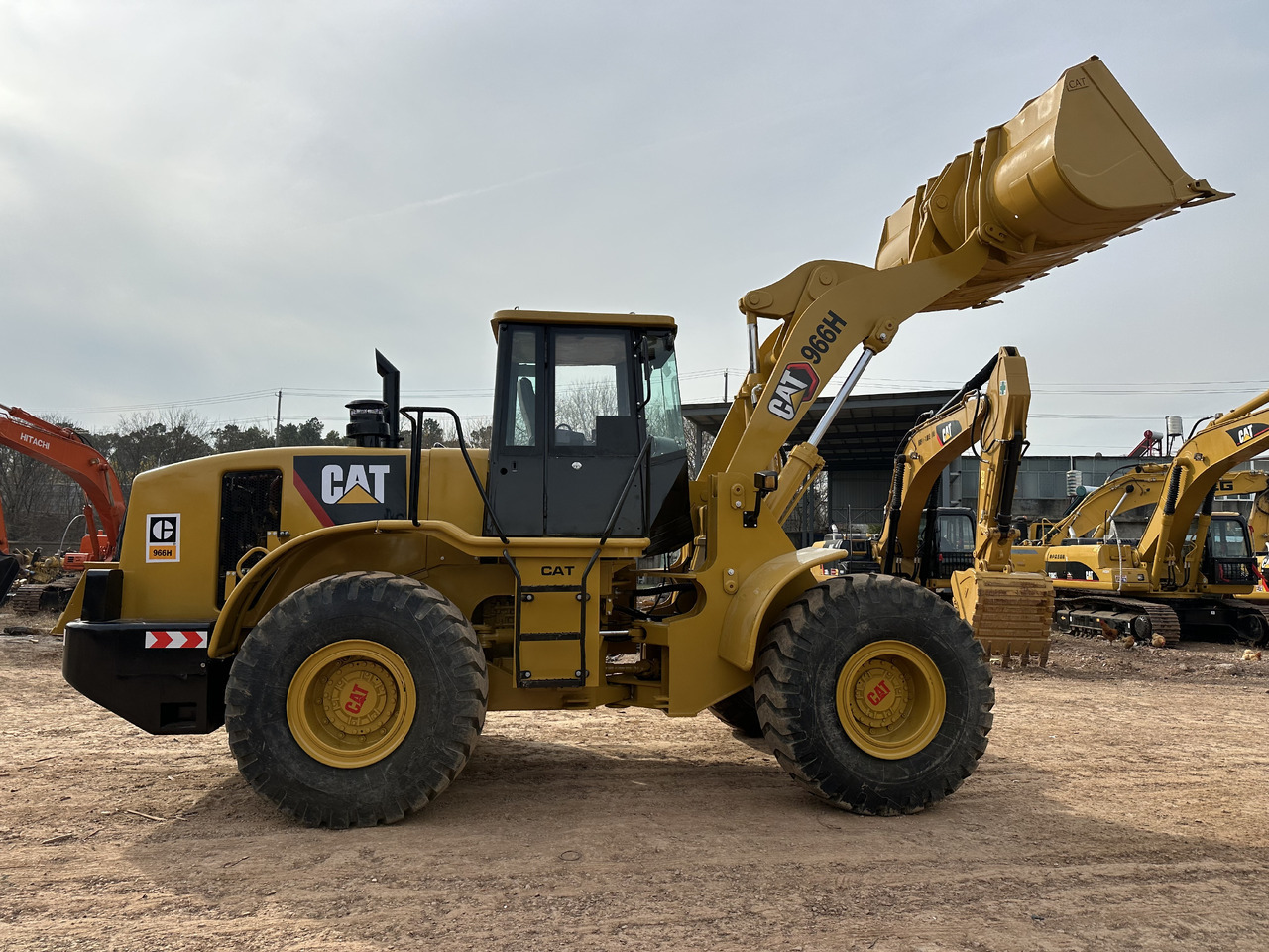 CATERPILLAR 966H - Riteņu iekrāvējs: foto 3 CATERPILLAR 966H - Riteņu iekrāvējs: foto 3