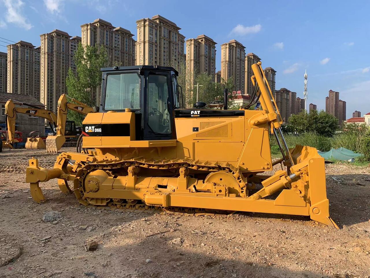 CATERPILLAR D6G - Buldozers: foto 4 CATERPILLAR D6G - Buldozers: foto 4
