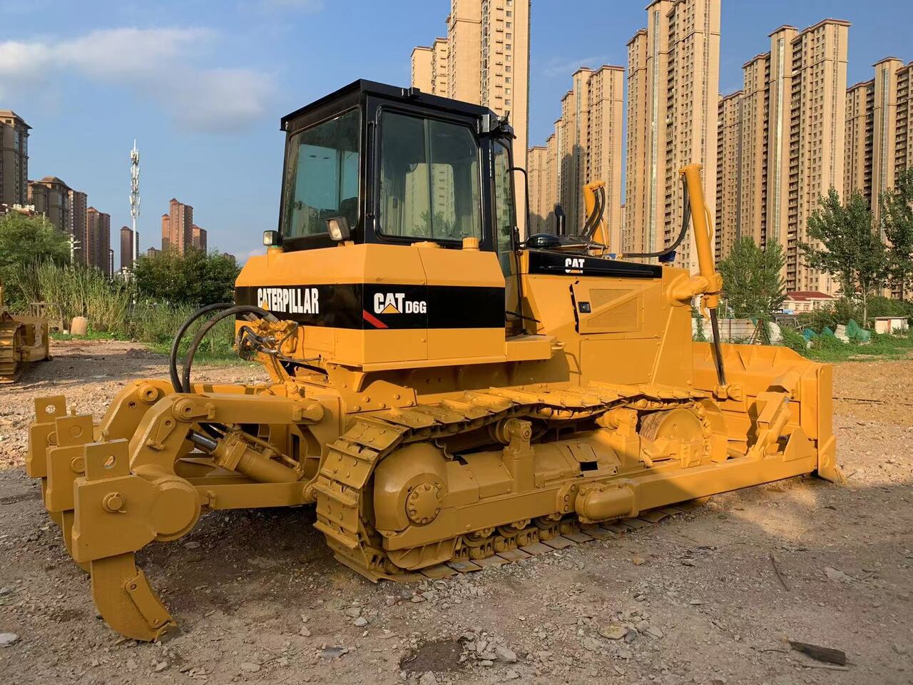 CATERPILLAR D6G - Buldozers: foto 2 CATERPILLAR D6G - Buldozers: foto 2