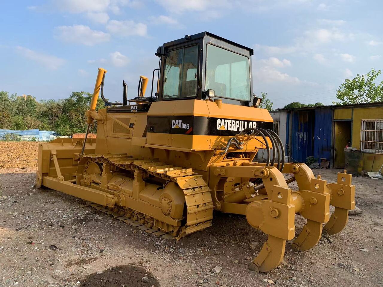 CATERPILLAR D6G - Buldozers: foto 3 CATERPILLAR D6G - Buldozers: foto 3