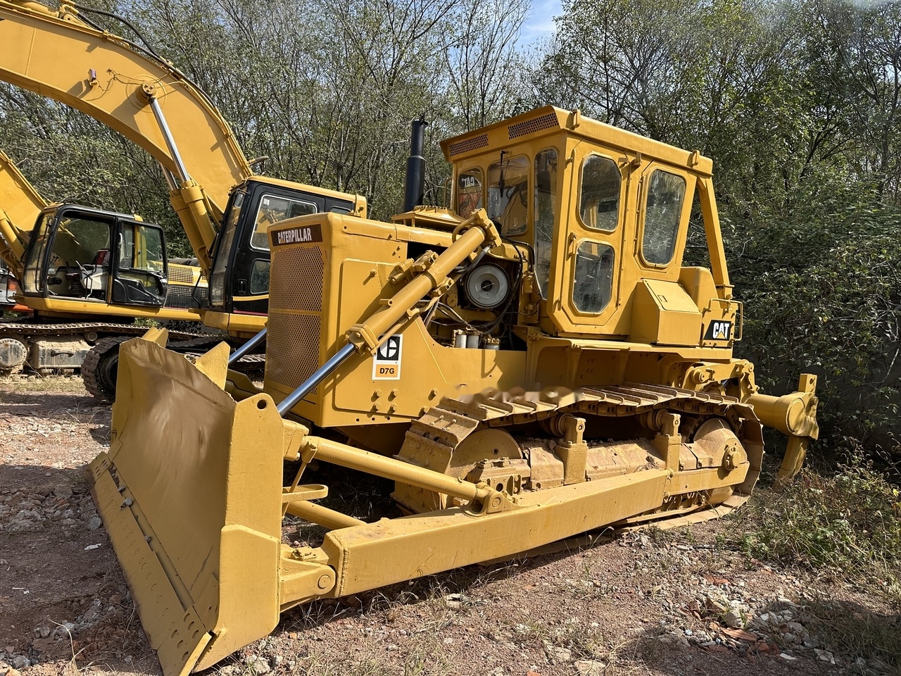 CATERPILLAR D7G - Buldozers: foto 1 CATERPILLAR D7G - Buldozers: foto 1