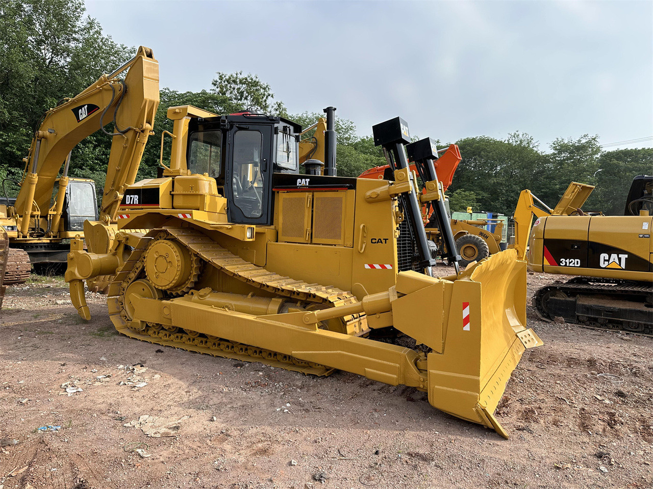 CATERPILLAR D7R - Buldozers: foto 3 CATERPILLAR D7R - Buldozers: foto 3