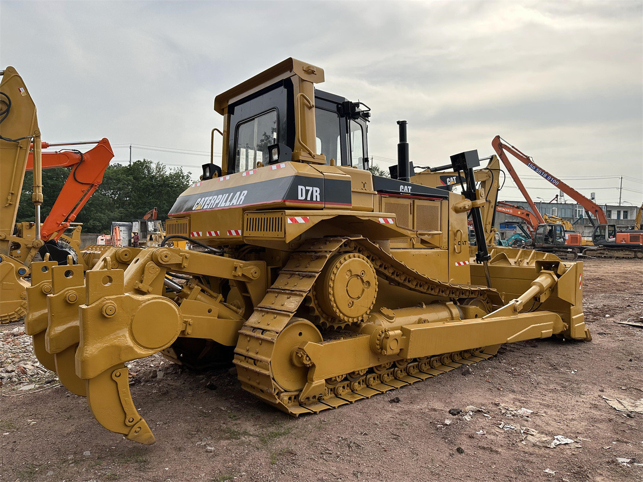 CATERPILLAR D7R - Buldozers: foto 2 CATERPILLAR D7R - Buldozers: foto 2