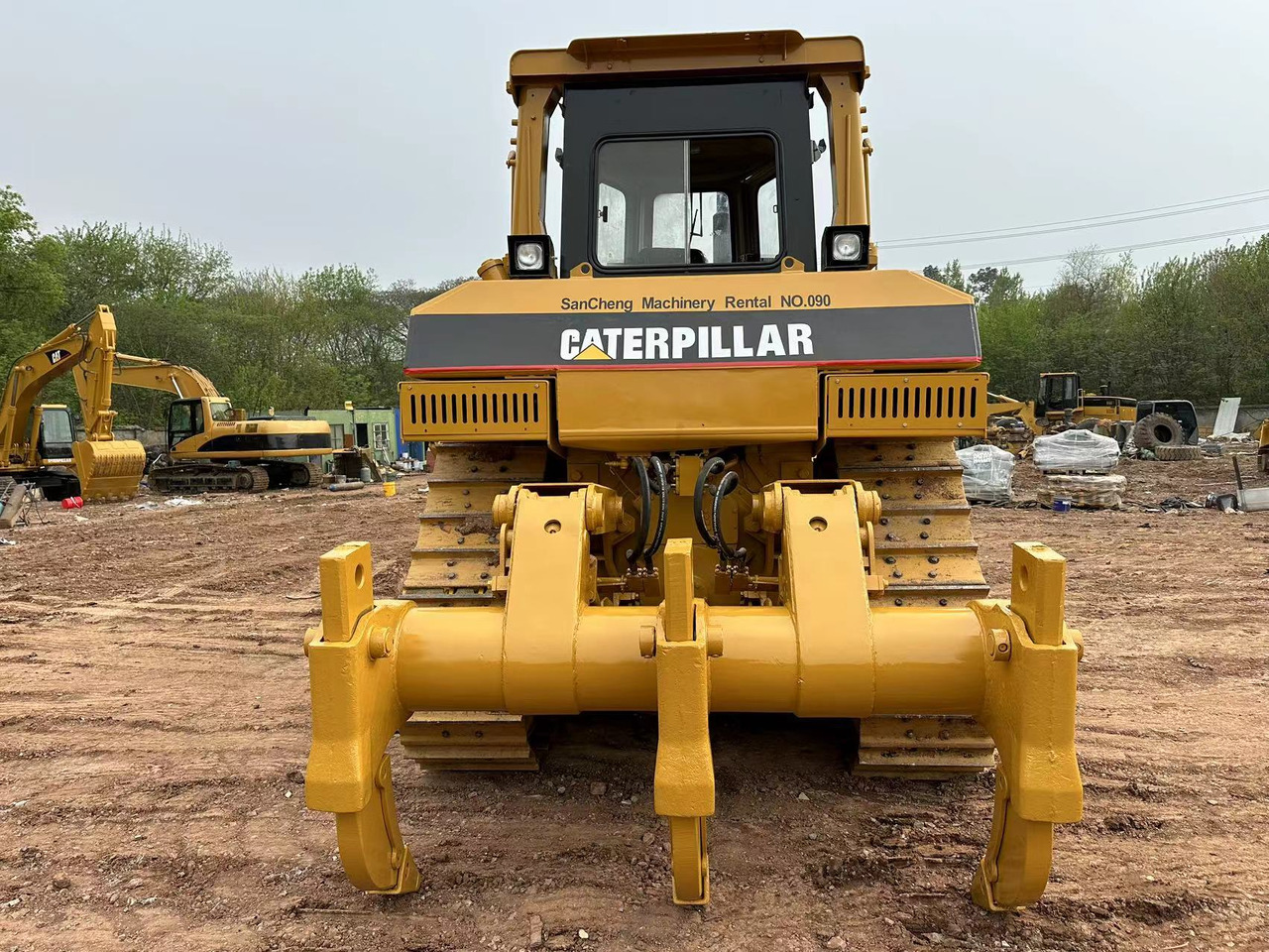 CATERPILLAR D8R - Buldozers: foto 4 CATERPILLAR D8R - Buldozers: foto 4