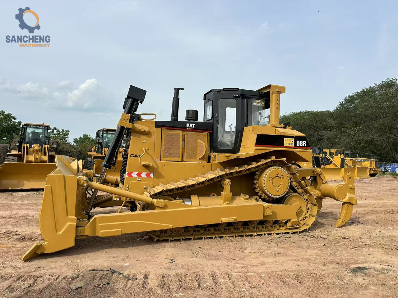 CATERPILLAR D8R - Buldozers: foto 4 CATERPILLAR D8R - Buldozers: foto 4