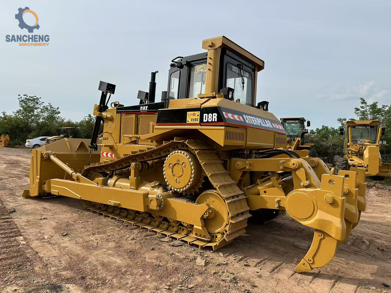 CATERPILLAR D8R - Buldozers: foto 1 CATERPILLAR D8R - Buldozers: foto 1