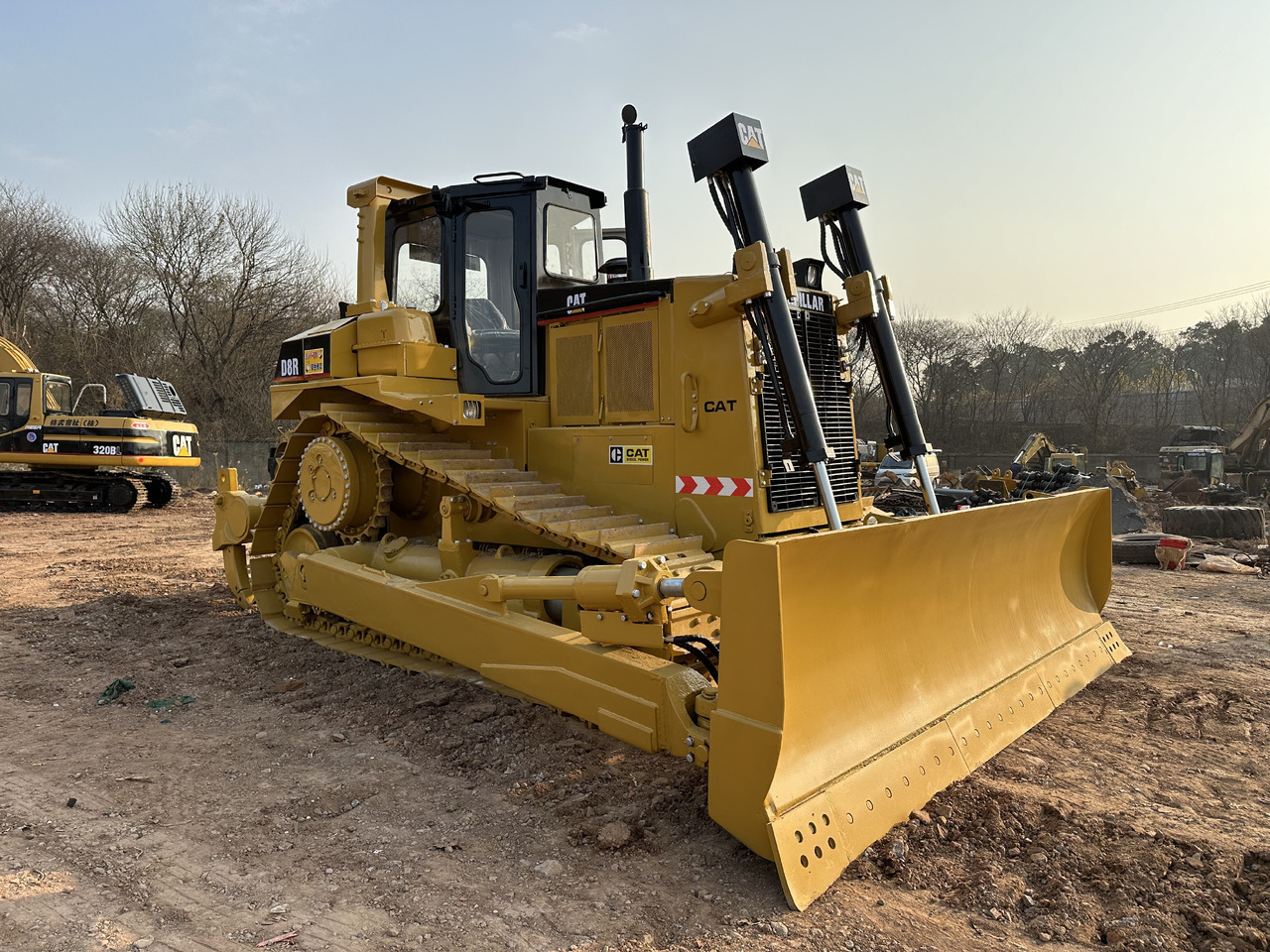 CATERPILLAR D8R - Buldozers: foto 2 CATERPILLAR D8R - Buldozers: foto 2