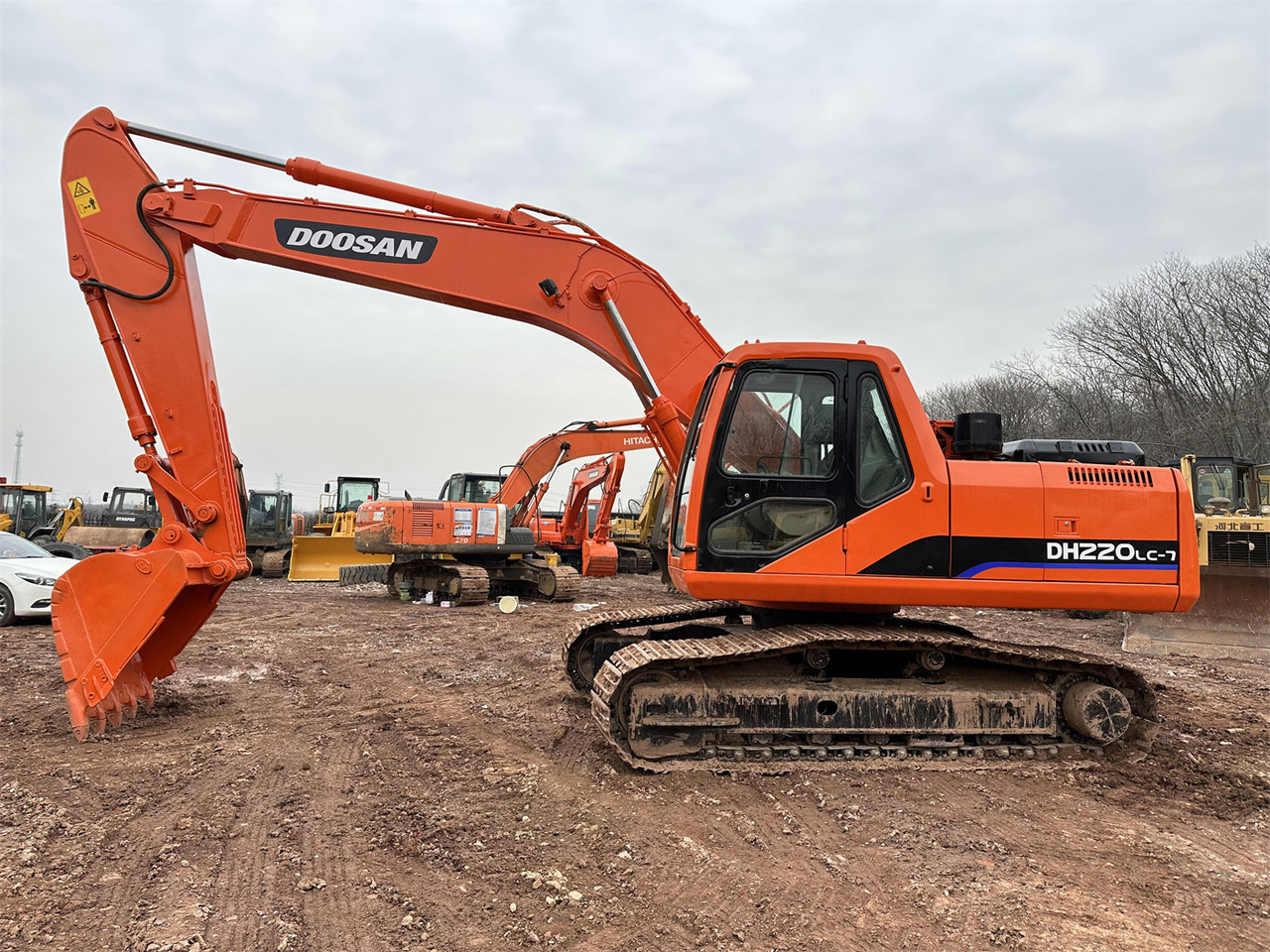 DOOSAN DH220 - Kāpurķēžu ekskavators: foto 2 DOOSAN DH220 - Kāpurķēžu ekskavators: foto 2