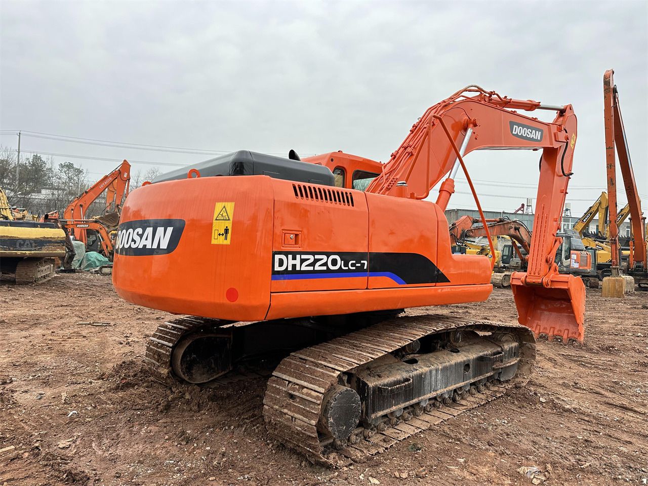 DOOSAN DH220 - Kāpurķēžu ekskavators: foto 5 DOOSAN DH220 - Kāpurķēžu ekskavators: foto 5
