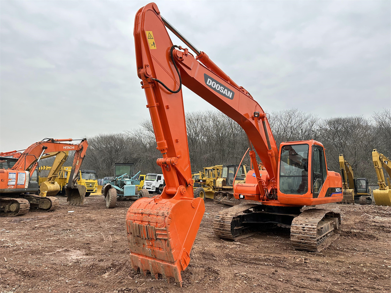DOOSAN DH220 - Kāpurķēžu ekskavators: foto 2 DOOSAN DH220 - Kāpurķēžu ekskavators: foto 2