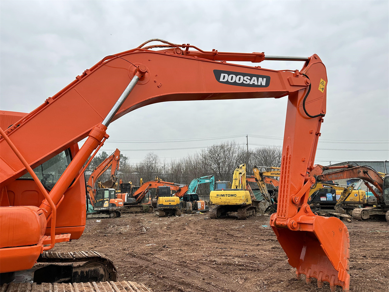 DOOSAN DH220 - Kāpurķēžu ekskavators: foto 4 DOOSAN DH220 - Kāpurķēžu ekskavators: foto 4