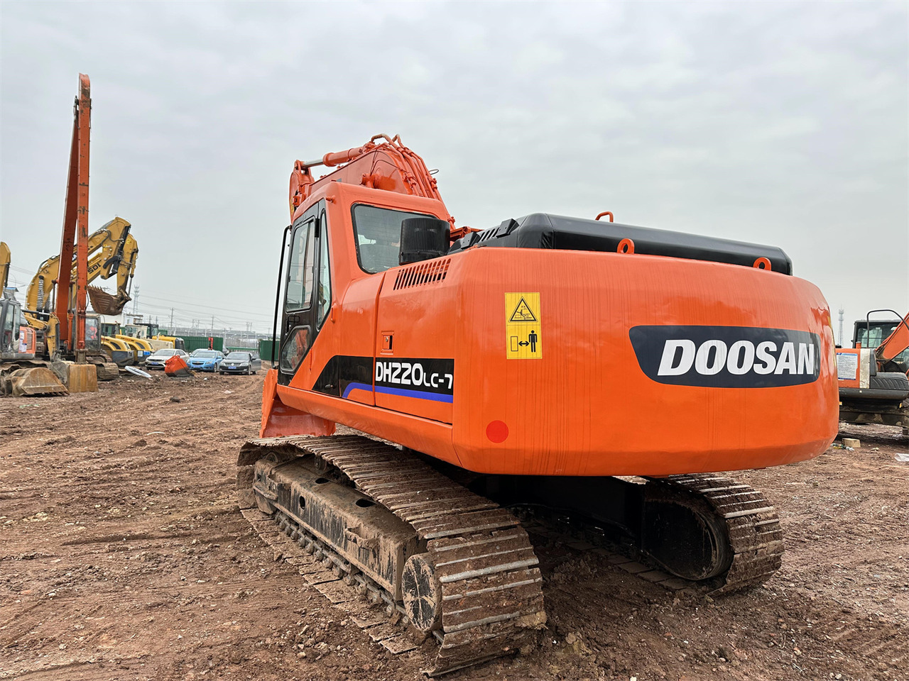 DOOSAN DH220 - Kāpurķēžu ekskavators: foto 3 DOOSAN DH220 - Kāpurķēžu ekskavators: foto 3