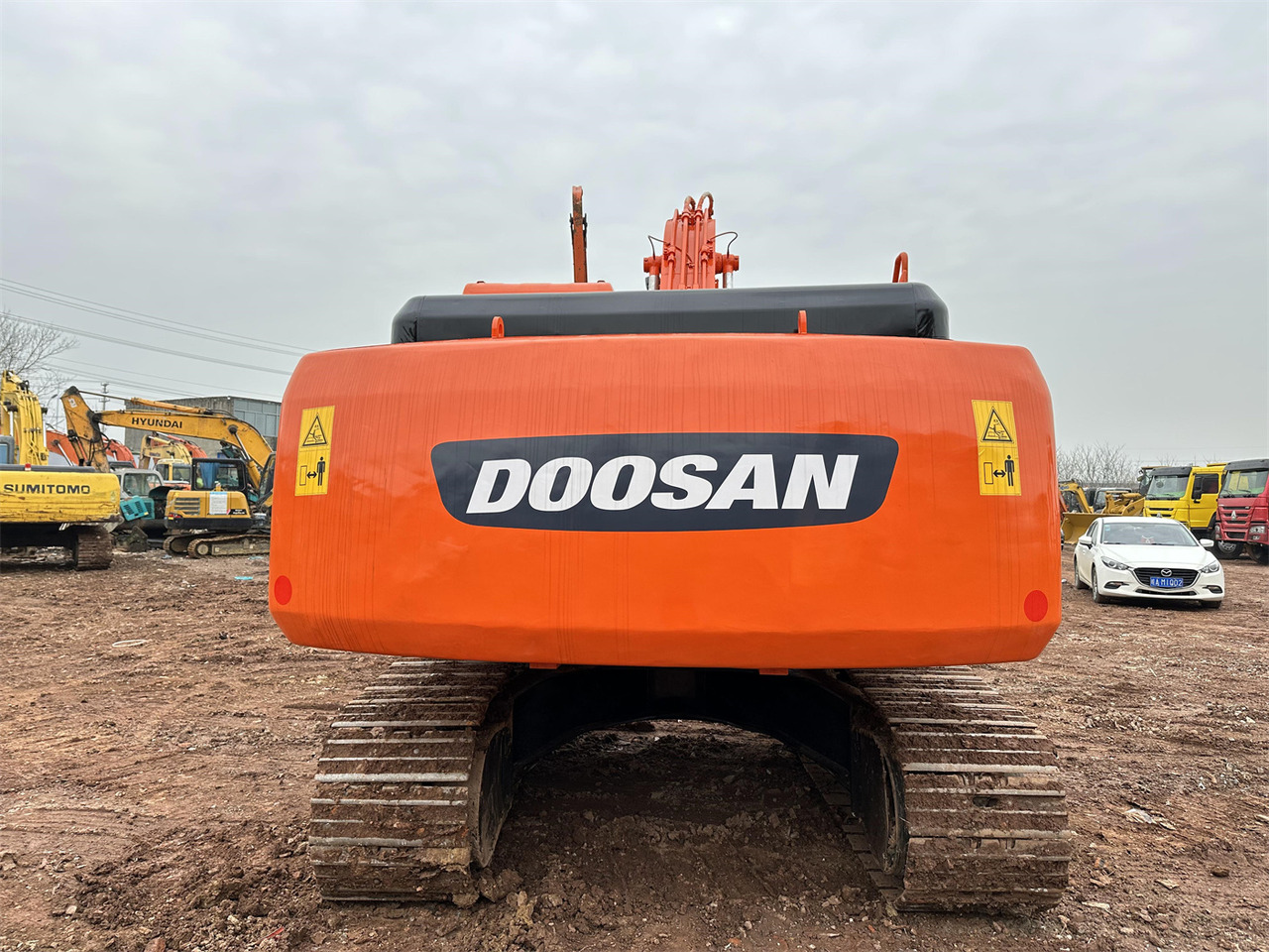 DOOSAN DH220 - Kāpurķēžu ekskavators: foto 4 DOOSAN DH220 - Kāpurķēžu ekskavators: foto 4