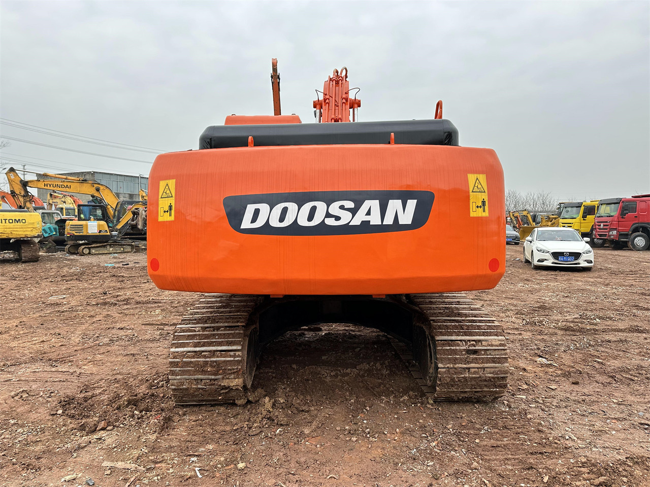 DOOSAN DH220 excavator - Kāpurķēžu ekskavators: foto 5 DOOSAN DH220 excavator - Kāpurķēžu ekskavators: foto 5