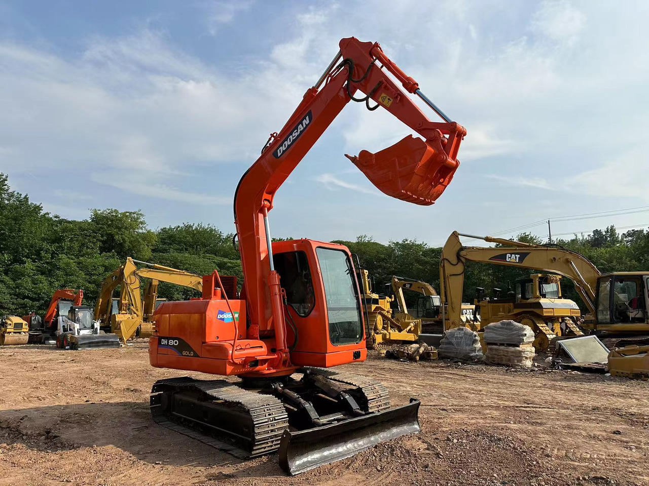 DOOSAN DH80 Mini Excavator - Kāpurķēžu ekskavators: foto 1 DOOSAN DH80 Mini Excavator - Kāpurķēžu ekskavators: foto 1