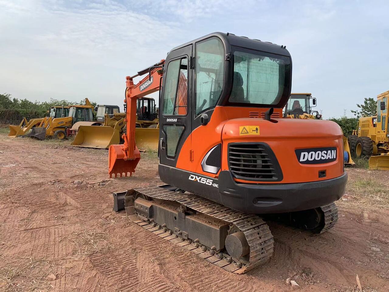 DOOSAN DX55 excavator - Ekskavators: foto 2 DOOSAN DX55 excavator - Ekskavators: foto 2