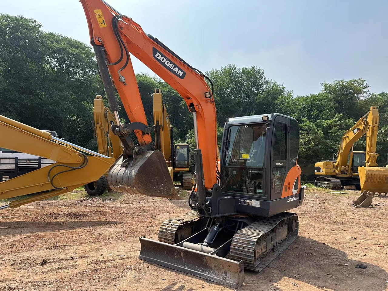 DOOSAN DX60 - Mini-ekskavators: foto 3 DOOSAN DX60 - Mini-ekskavators: foto 3