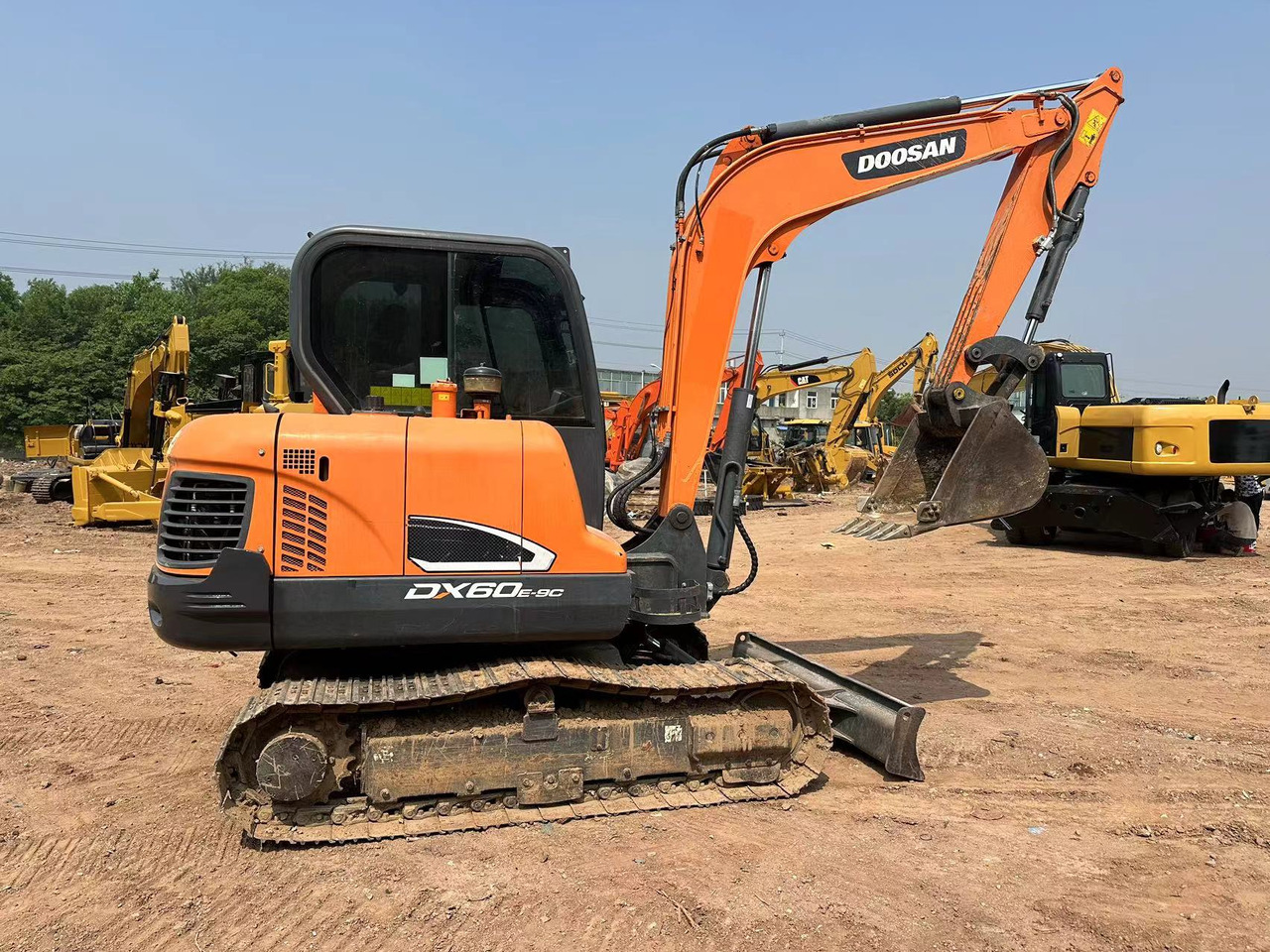 DOOSAN DX60 - Kāpurķēžu ekskavators: foto 5 DOOSAN DX60 - Kāpurķēžu ekskavators: foto 5