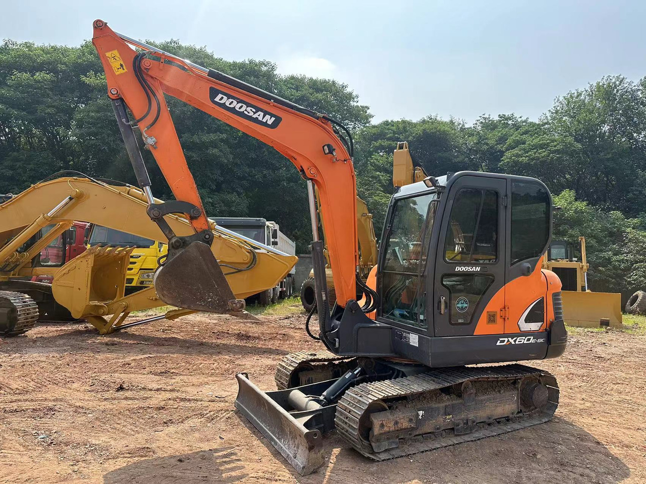 DOOSAN DX60 - Mini-ekskavators: foto 5 DOOSAN DX60 - Mini-ekskavators: foto 5