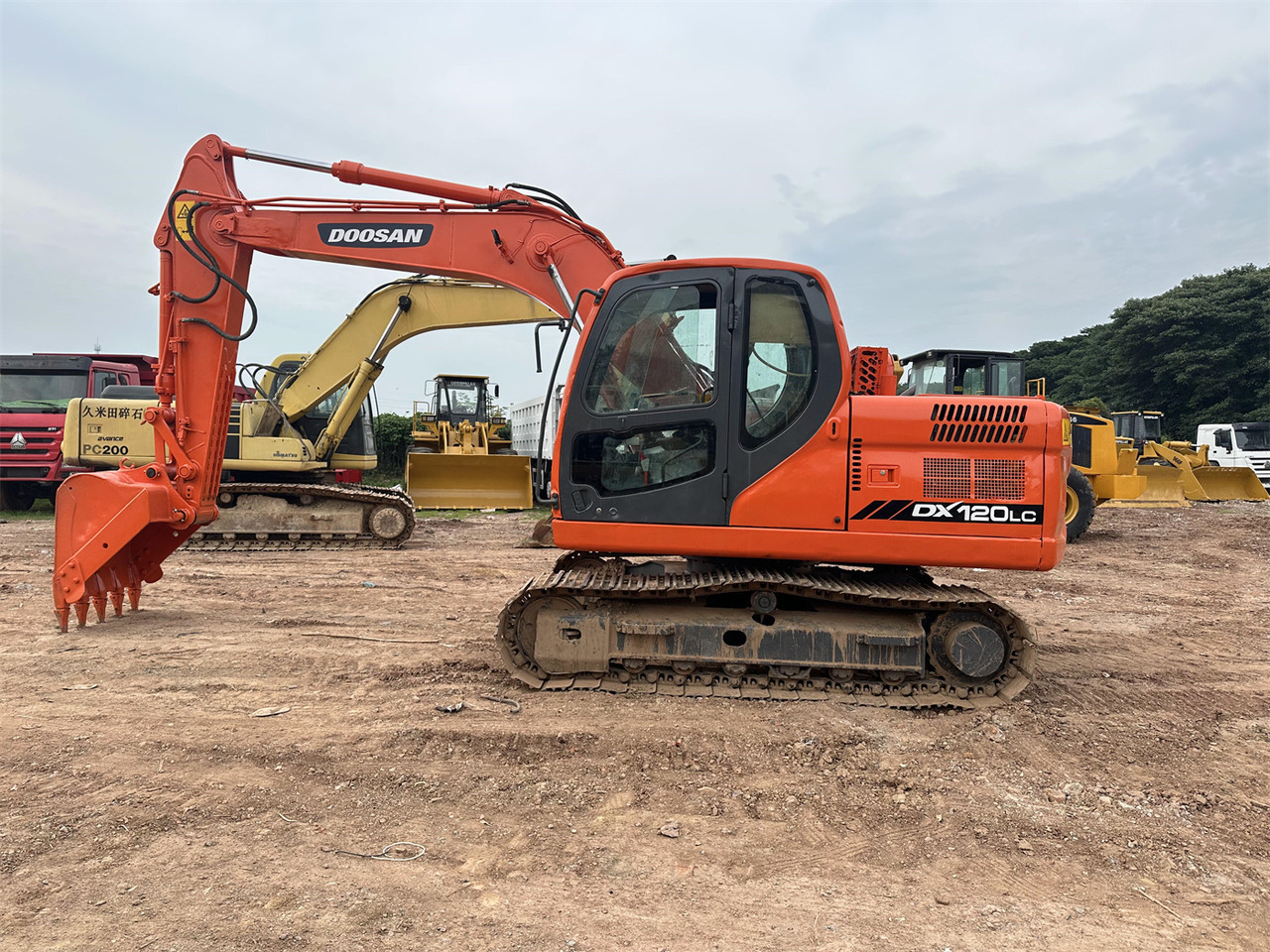 Doosan DX120 - Kāpurķēžu ekskavators: foto 3 Doosan DX120 - Kāpurķēžu ekskavators: foto 3