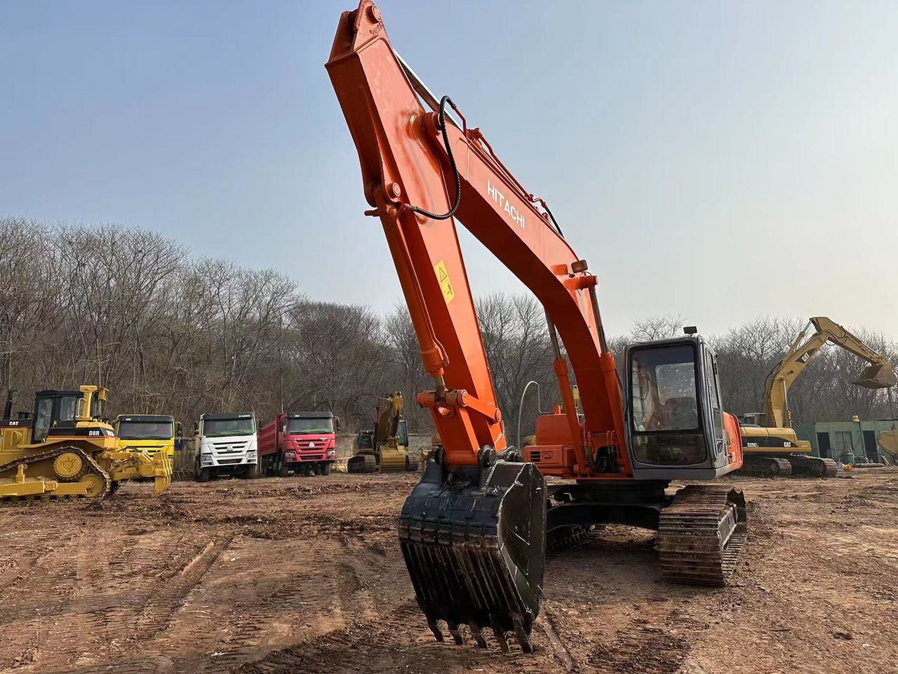 HITACHI EX200 - Ekskavators: foto 4 HITACHI EX200 - Ekskavators: foto 4