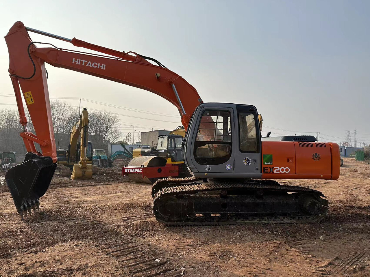 HITACHI EX200 - Ekskavators: foto 1 HITACHI EX200 - Ekskavators: foto 1