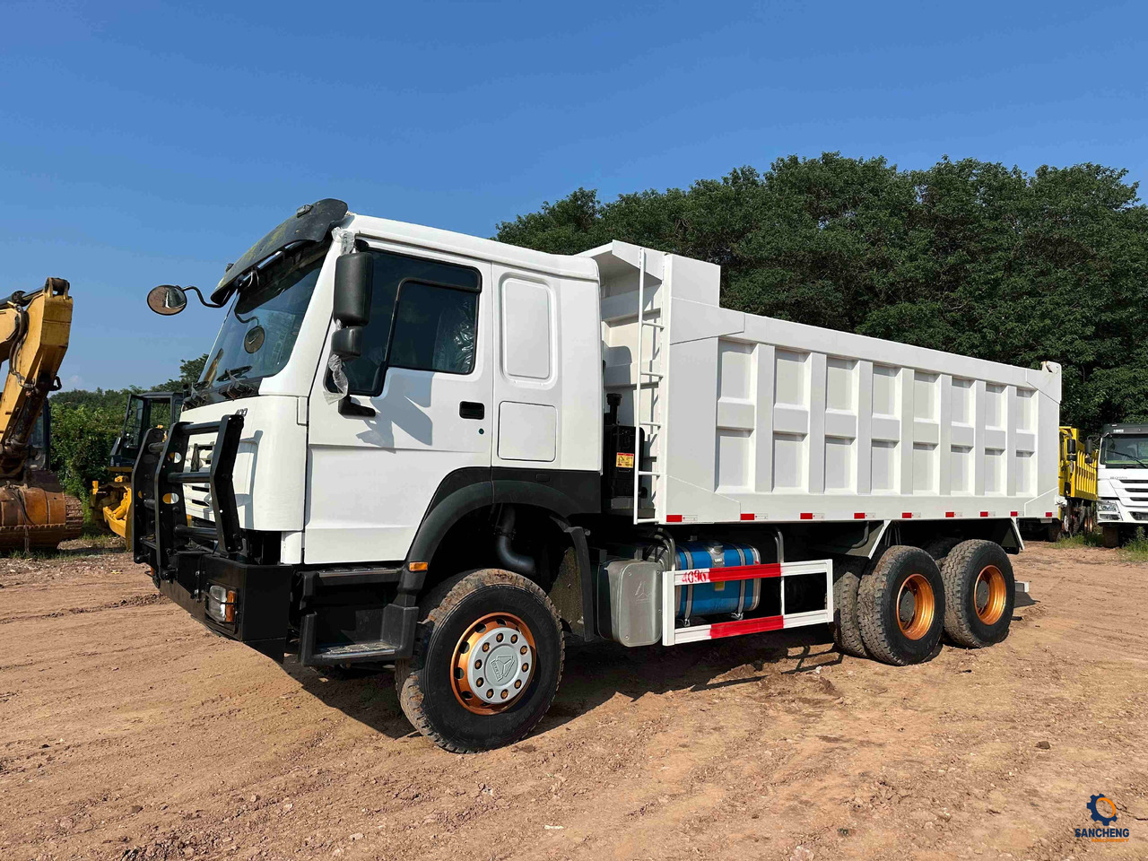 HOWO 400 - Kravas automašīna pašizgāzējs: foto 4 HOWO 400 - Kravas automašīna pašizgāzējs: foto 4