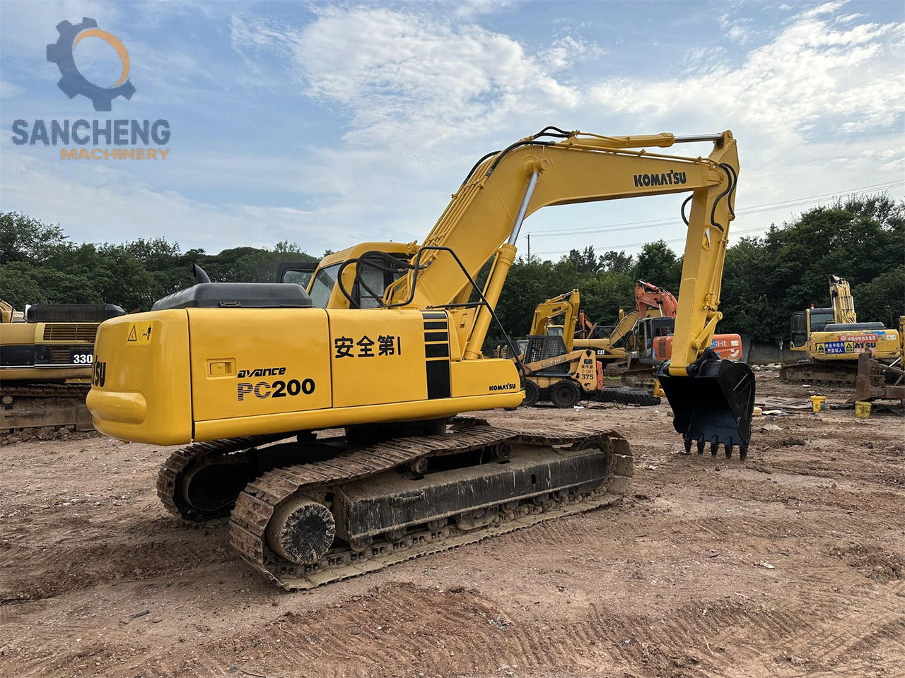KOMATSU PC200-6 - Kāpurķēžu ekskavators: foto 1 KOMATSU PC200-6 - Kāpurķēžu ekskavators: foto 1