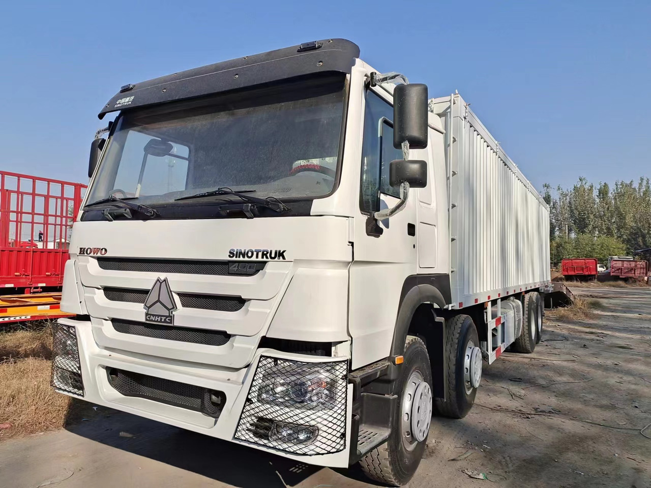 SINOTRUK 400 HOWO Box truck - Izometriskais kravas automašīna: foto 2 SINOTRUK 400 HOWO Box truck - Izometriskais kravas automašīna: foto 2