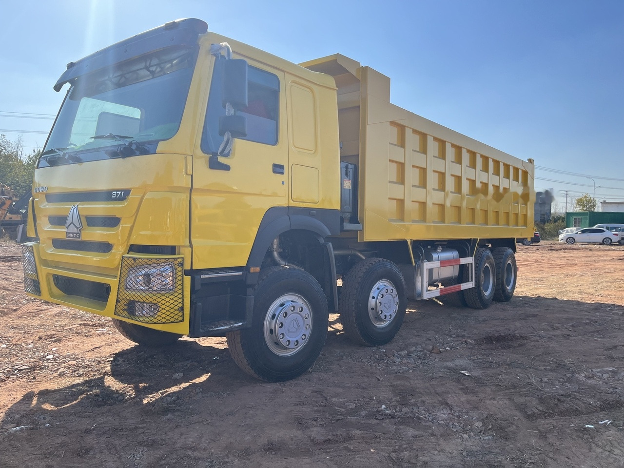 SINOTRUK HOWO 371 Dump Truck 8x4 - Kravas automašīna pašizgāzējs: foto 5 SINOTRUK HOWO 371 Dump Truck 8x4 - Kravas automašīna pašizgāzējs: foto 5