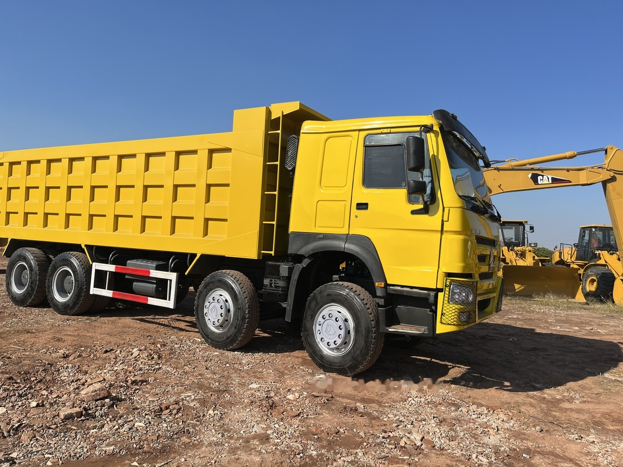 SINOTRUK HOWO 371 Dump Truck 8x4 - Kravas automašīna pašizgāzējs: foto 4 SINOTRUK HOWO 371 Dump Truck 8x4 - Kravas automašīna pašizgāzējs: foto 4