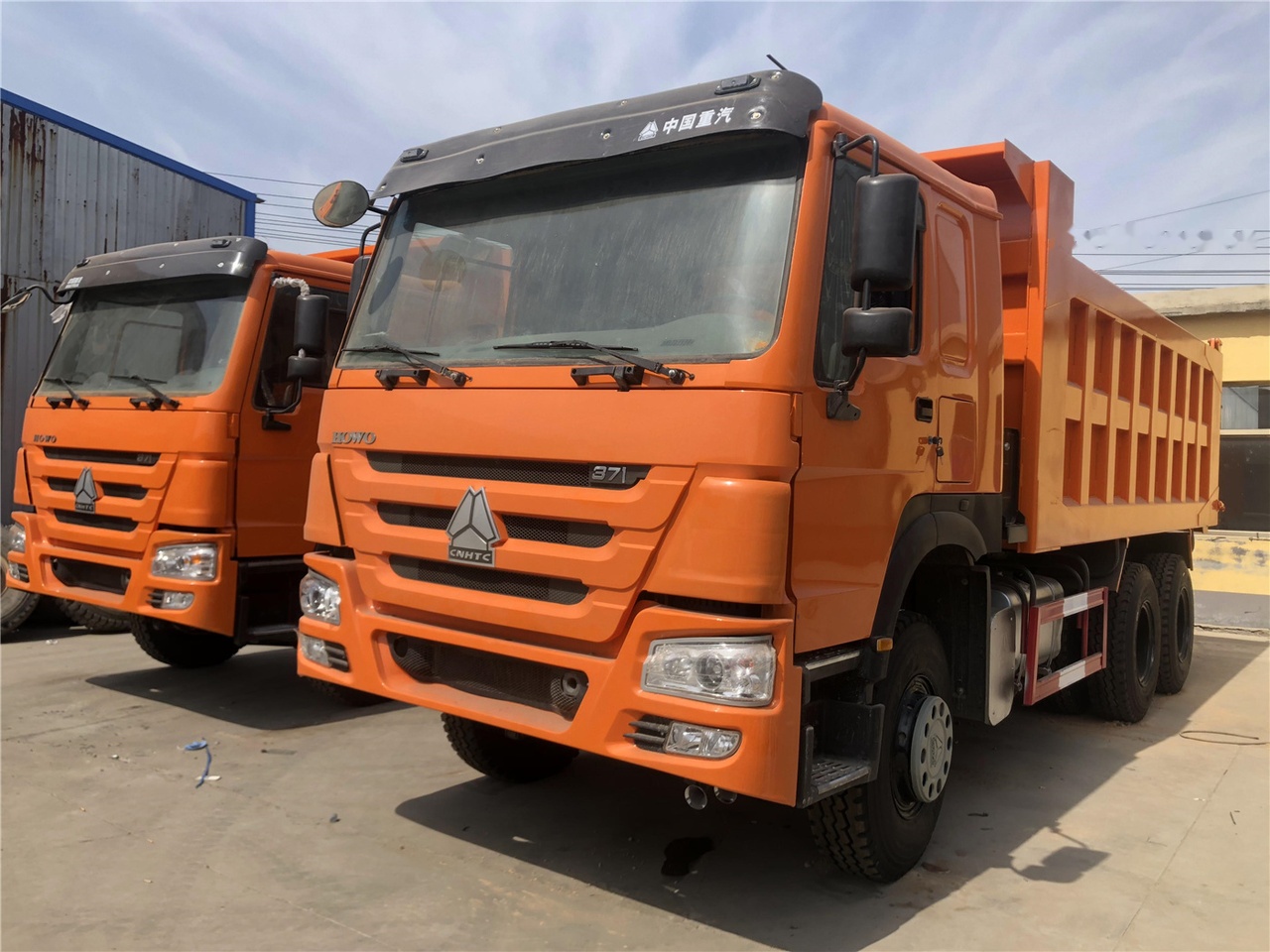 Kravas automašīna pašizgāzējs SINOTRUK HOWO 371 Dump truck: foto 1