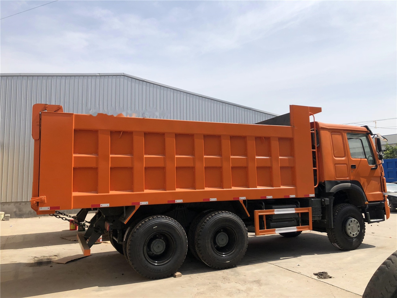 SINOTRUK HOWO 371 Dump truck - Kravas automašīna pašizgāzējs: foto 5 SINOTRUK HOWO 371 Dump truck - Kravas automašīna pašizgāzējs: foto 5