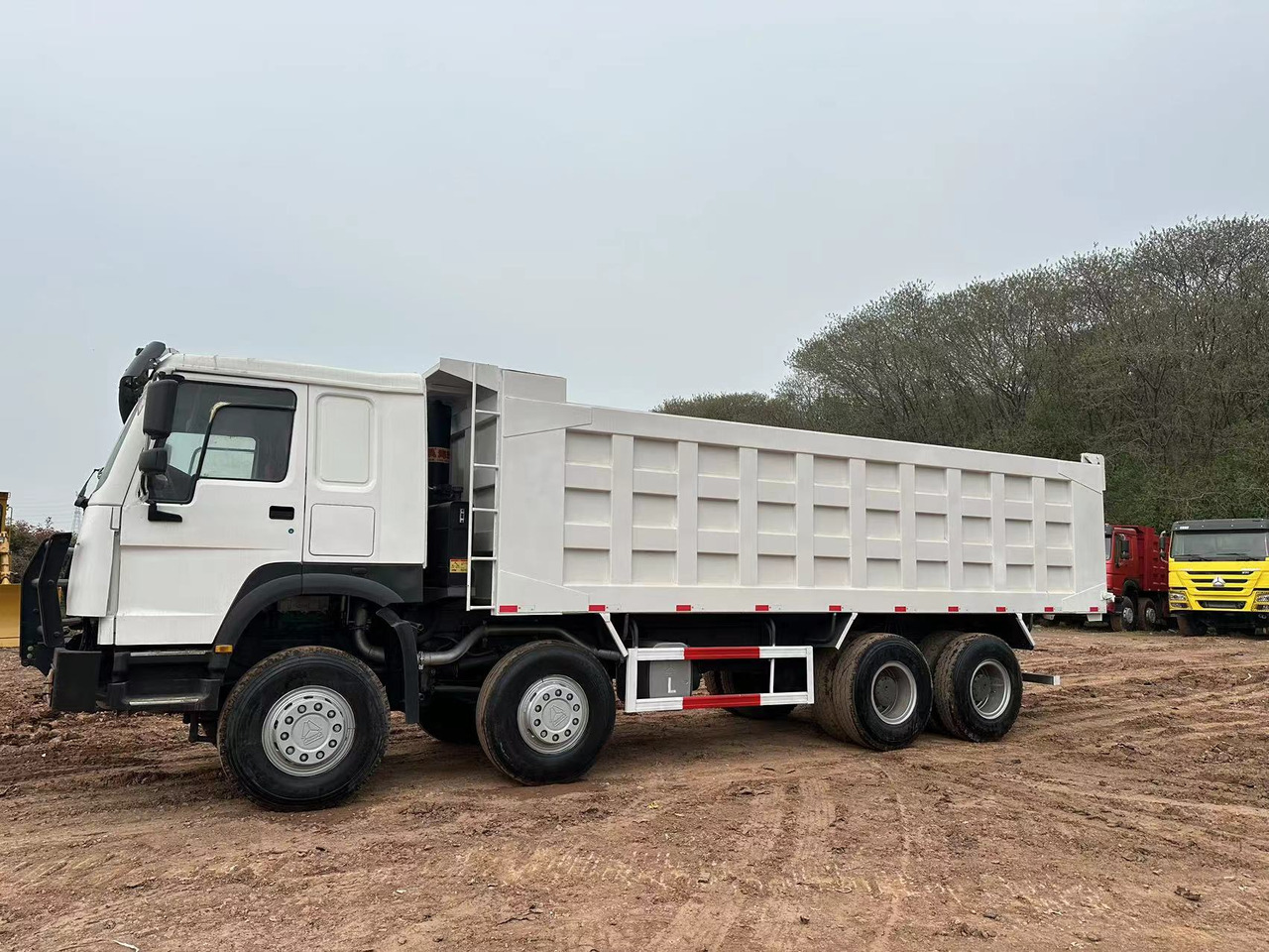 SINOTRUK HOWO 371 with Bumper - Kravas automašīna pašizgāzējs: foto 4 SINOTRUK HOWO 371 with Bumper - Kravas automašīna pašizgāzējs: foto 4