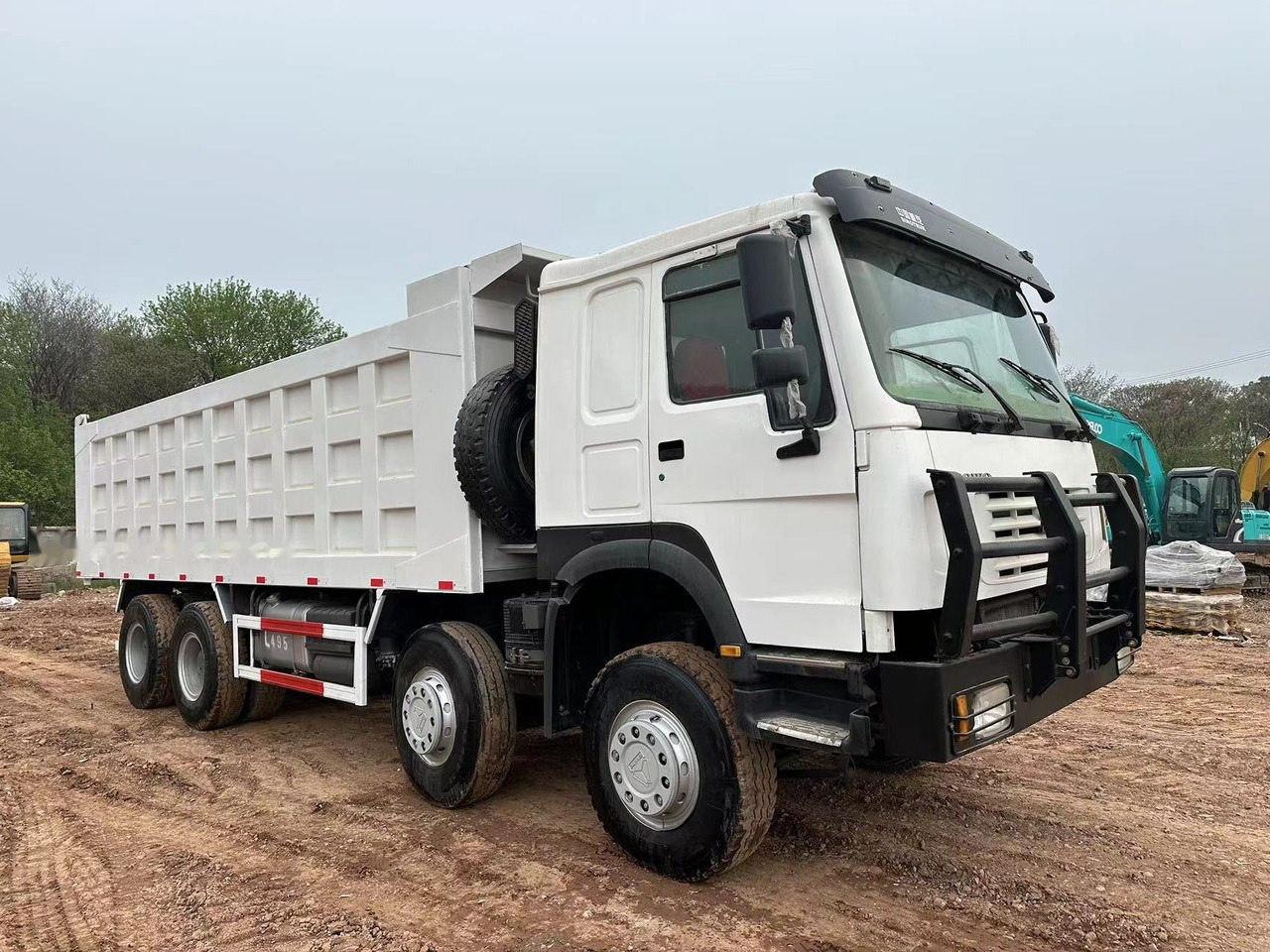 SINOTRUK HOWO 371 with Bumper - Kravas automašīna pašizgāzējs: foto 1 SINOTRUK HOWO 371 with Bumper - Kravas automašīna pašizgāzējs: foto 1