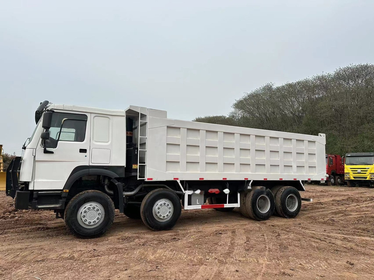 SINOTRUK HOWO 371 with Bumper - Kravas automašīna pašizgāzējs: foto 5 SINOTRUK HOWO 371 with Bumper - Kravas automašīna pašizgāzējs: foto 5