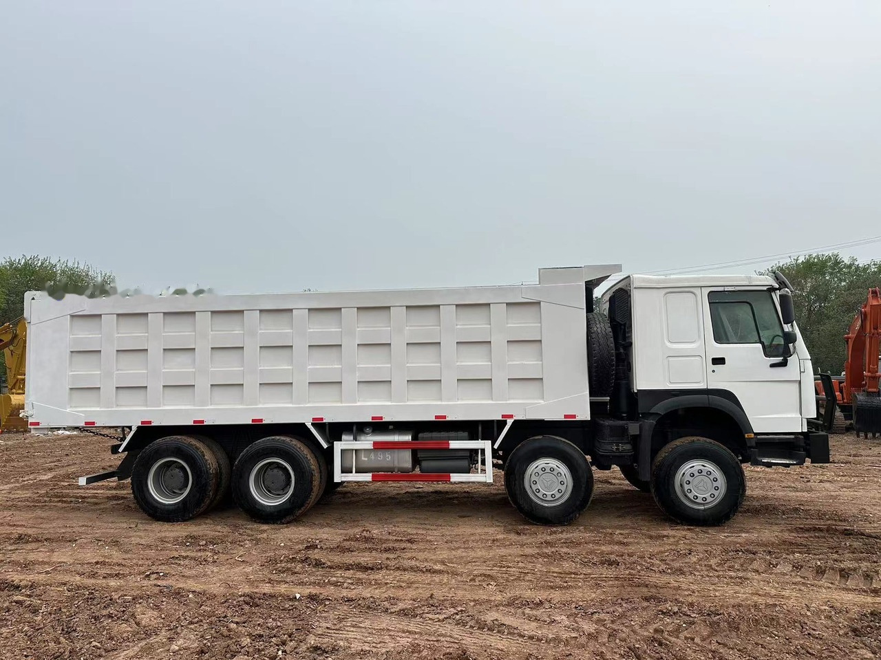 SINOTRUK HOWO 371 with Bumper - Kravas automašīna pašizgāzējs: foto 3 SINOTRUK HOWO 371 with Bumper - Kravas automašīna pašizgāzējs: foto 3