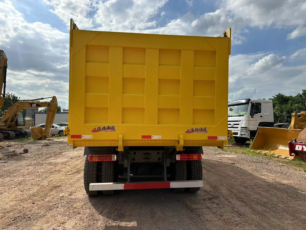 Kravas automašīna pašizgāzējs SINOTRUK Howo 371 Dump truck: foto 8