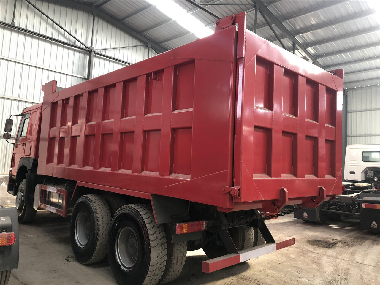 SINOTRUK Howo Dump truck 371 - Kravas automašīna pašizgāzējs: foto 5 SINOTRUK Howo Dump truck 371 - Kravas automašīna pašizgāzējs: foto 5