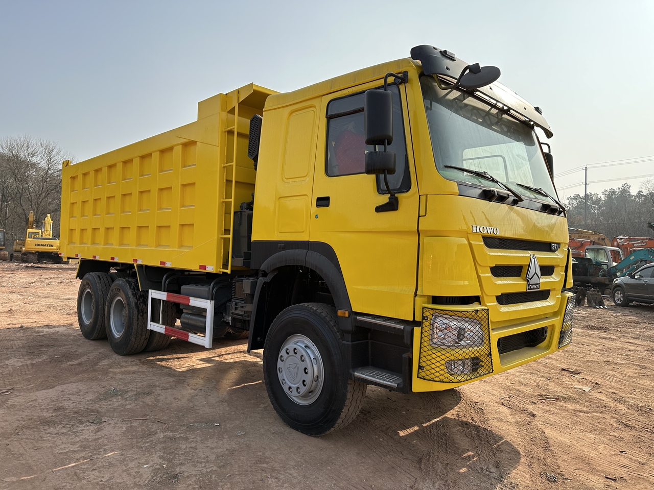 SINOTRUK Howo Dump truck 371 - Kravas automašīna pašizgāzējs: foto 2 SINOTRUK Howo Dump truck 371 - Kravas automašīna pašizgāzējs: foto 2