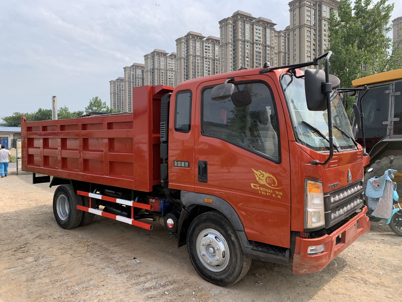 SINOTRUK Howo Dump truck 4x2 - Kravas automašīna pašizgāzējs: foto 1 SINOTRUK Howo Dump truck 4x2 - Kravas automašīna pašizgāzējs: foto 1