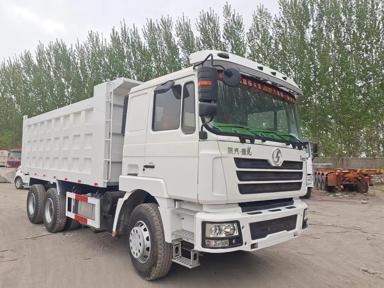 Shacman F3000 Dump Truck - Kravas automašīna pašizgāzējs: foto 2 Shacman F3000 Dump Truck - Kravas automašīna pašizgāzējs: foto 2